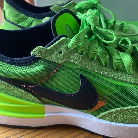 Nike Waffle One Electric Green GS Shoes - Size Youth Kids 6Y - Picture 4 of 11